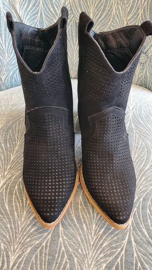 Detailed Bootie Black