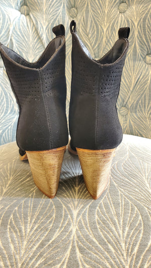 Detailed Bootie Black