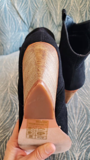 Detailed Bootie Black